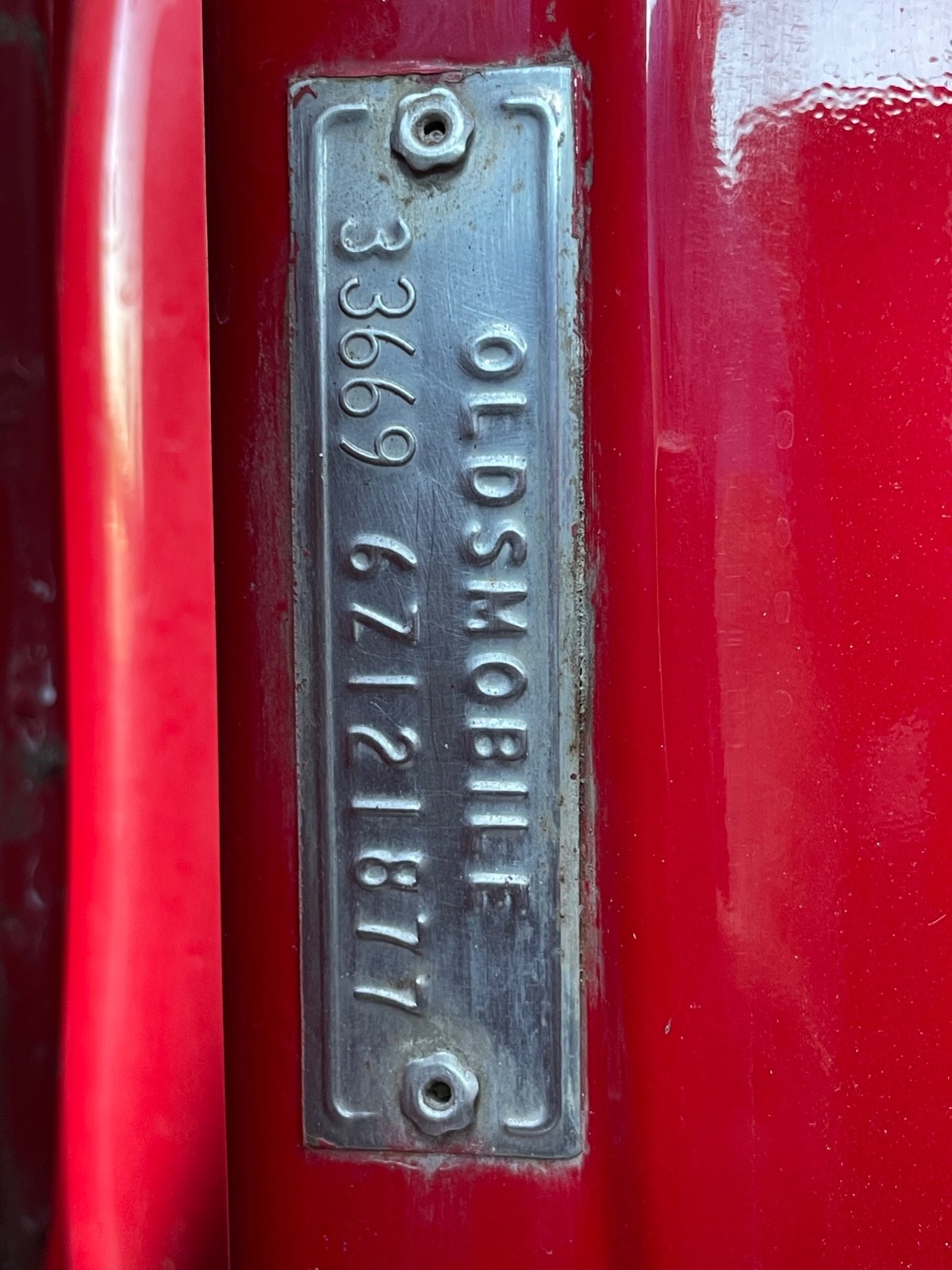 Oldsmobile-Cutlass-1966-Sedan-27