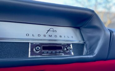 Oldsmobile-Cutlass-1966-Sedan-30