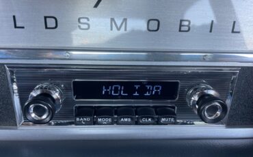 Oldsmobile-Cutlass-1966-Sedan-31