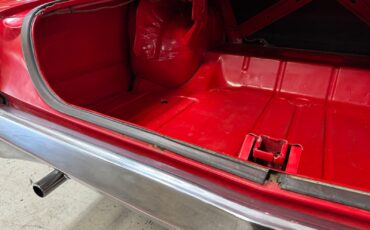 Oldsmobile-Cutlass-1966-Sedan-32