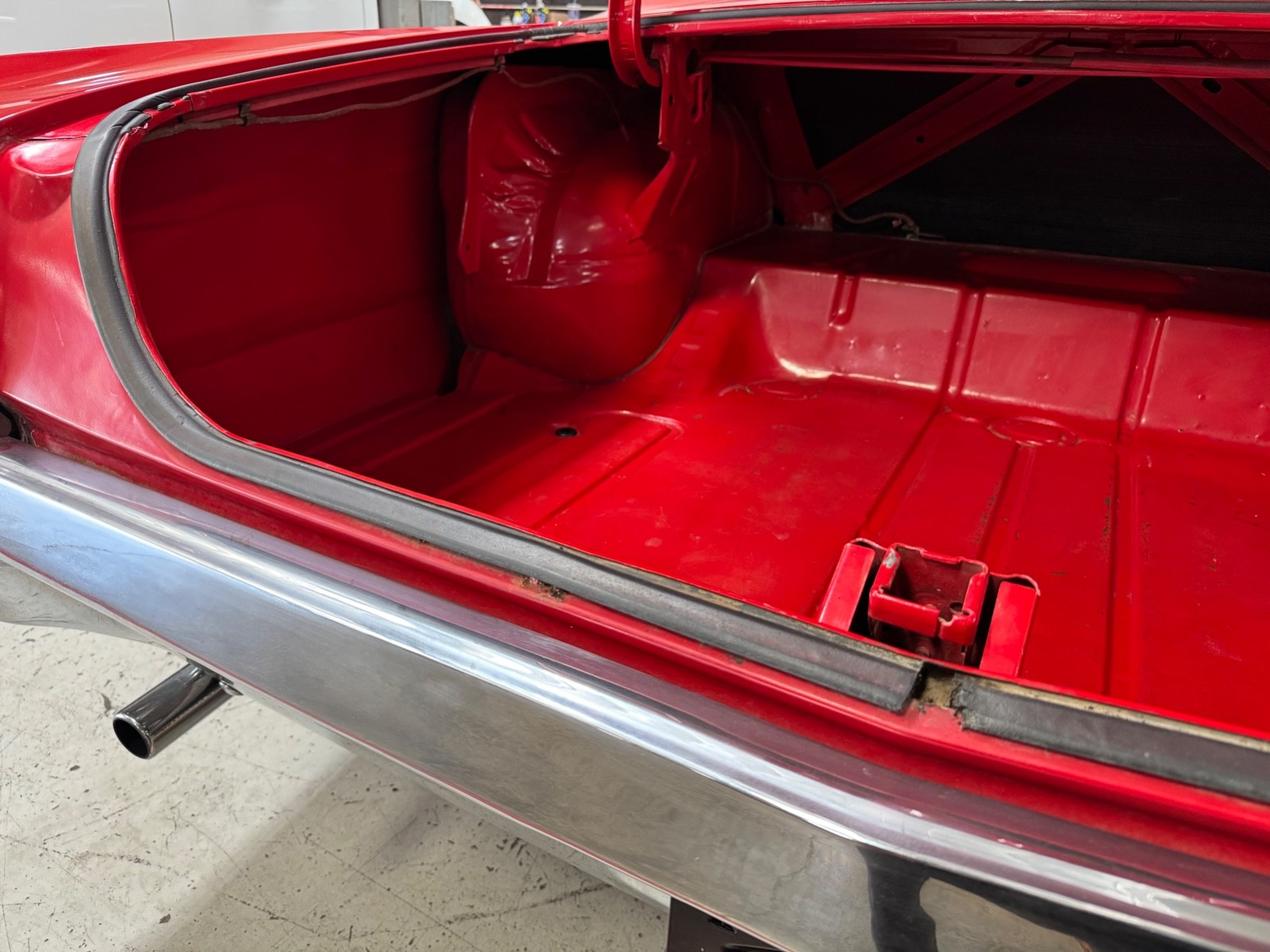 Oldsmobile-Cutlass-1966-Sedan-32