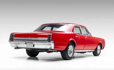 Oldsmobile-Cutlass-1966-Sedan-8