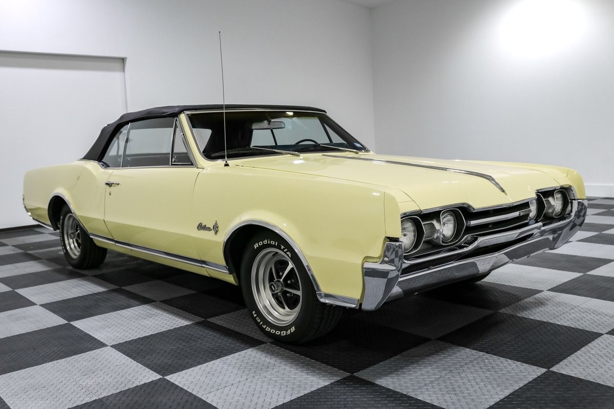 Oldsmobile-Cutlass-1967-Convertible-1