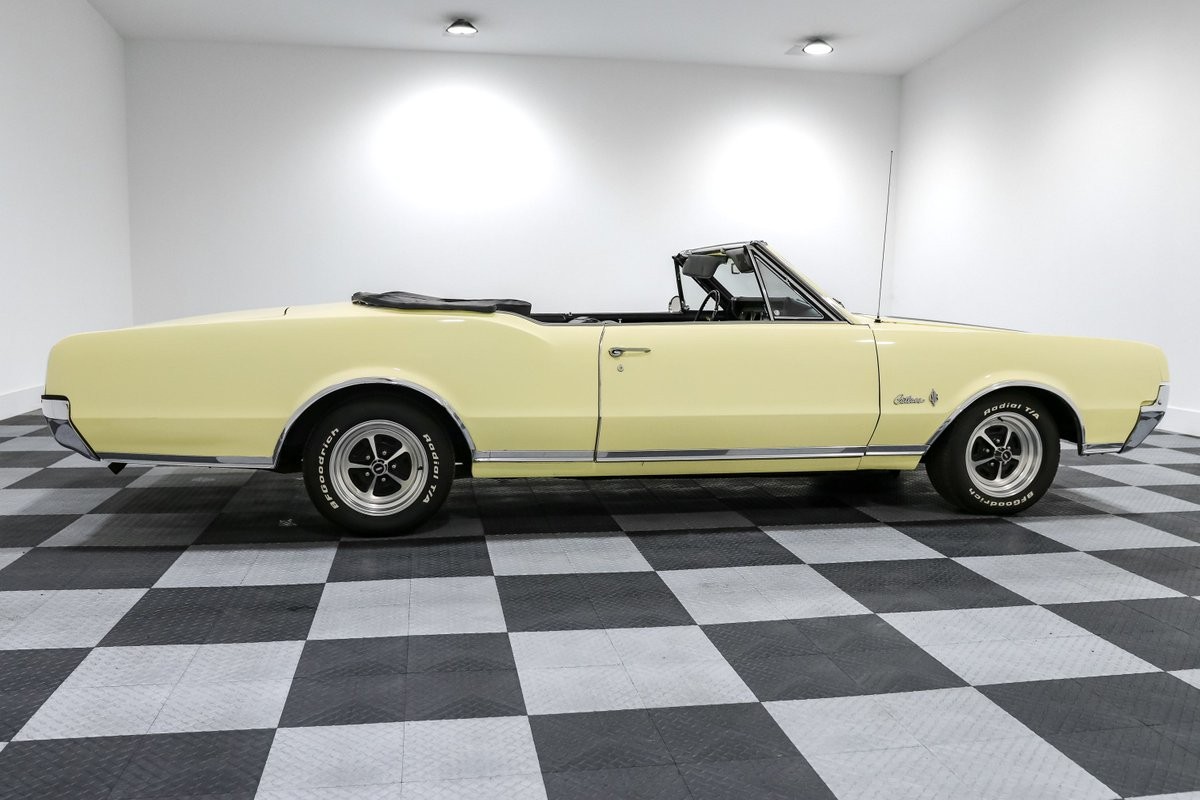 Oldsmobile-Cutlass-1967-Convertible-11