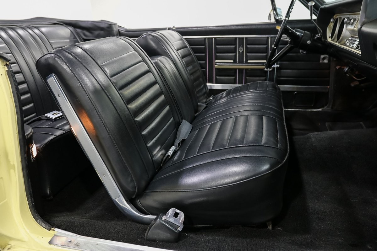 Oldsmobile-Cutlass-1967-Convertible-21