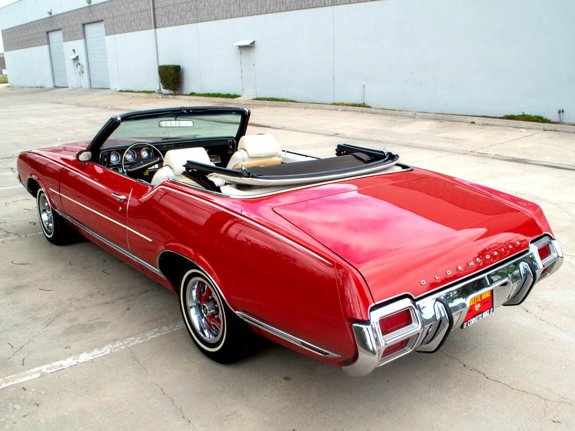Oldsmobile-Cutlass-1971-Classic-Car-10