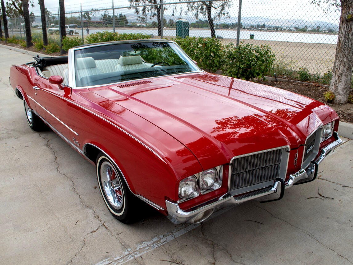 Oldsmobile-Cutlass-1971-Classic-Car-2