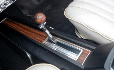 Oldsmobile-Cutlass-1971-Classic-Car-26