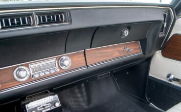 Oldsmobile-Cutlass-1971-Classic-Car-27