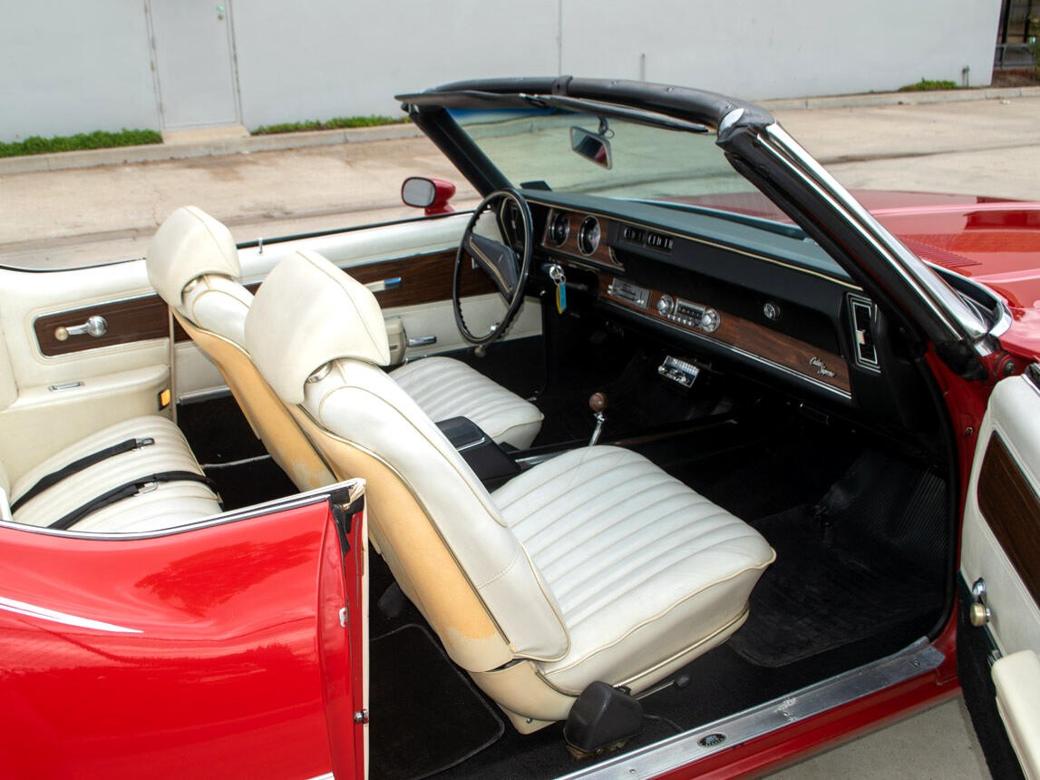 Oldsmobile-Cutlass-1971-Classic-Car-29