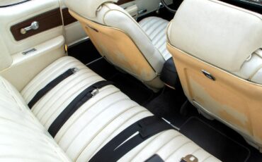 Oldsmobile-Cutlass-1971-Classic-Car-31