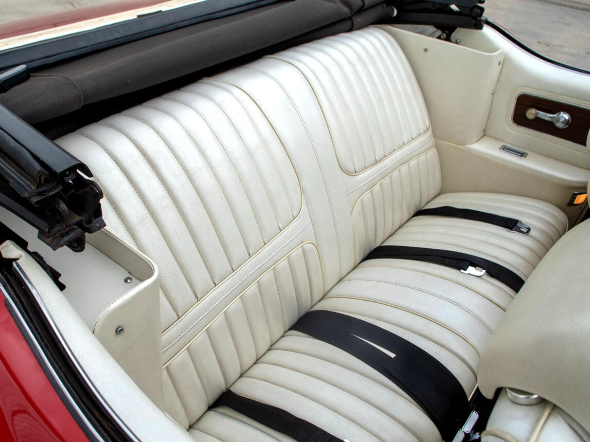 Oldsmobile-Cutlass-1971-Classic-Car-32