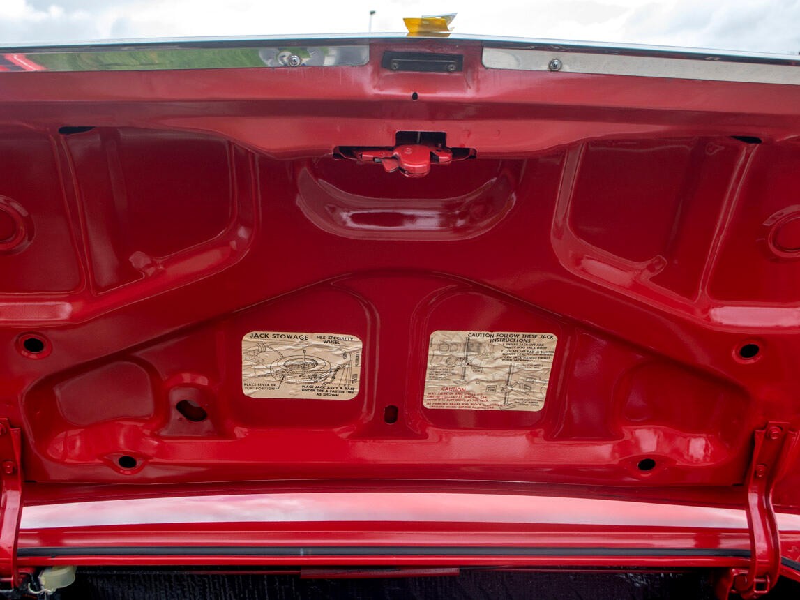 Oldsmobile-Cutlass-1971-Classic-Car-35