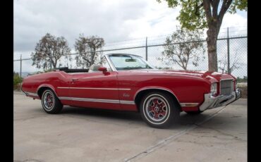 Oldsmobile-Cutlass-1971-Classic-Car