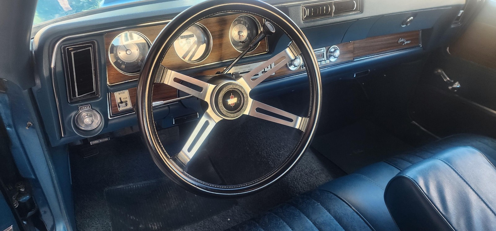 Oldsmobile-Cutlass-1972-2-dr-37