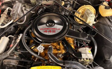 Oldsmobile-Cutlass-1973-2-Door-18