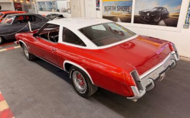 Oldsmobile-Cutlass-1973-2-Door-2