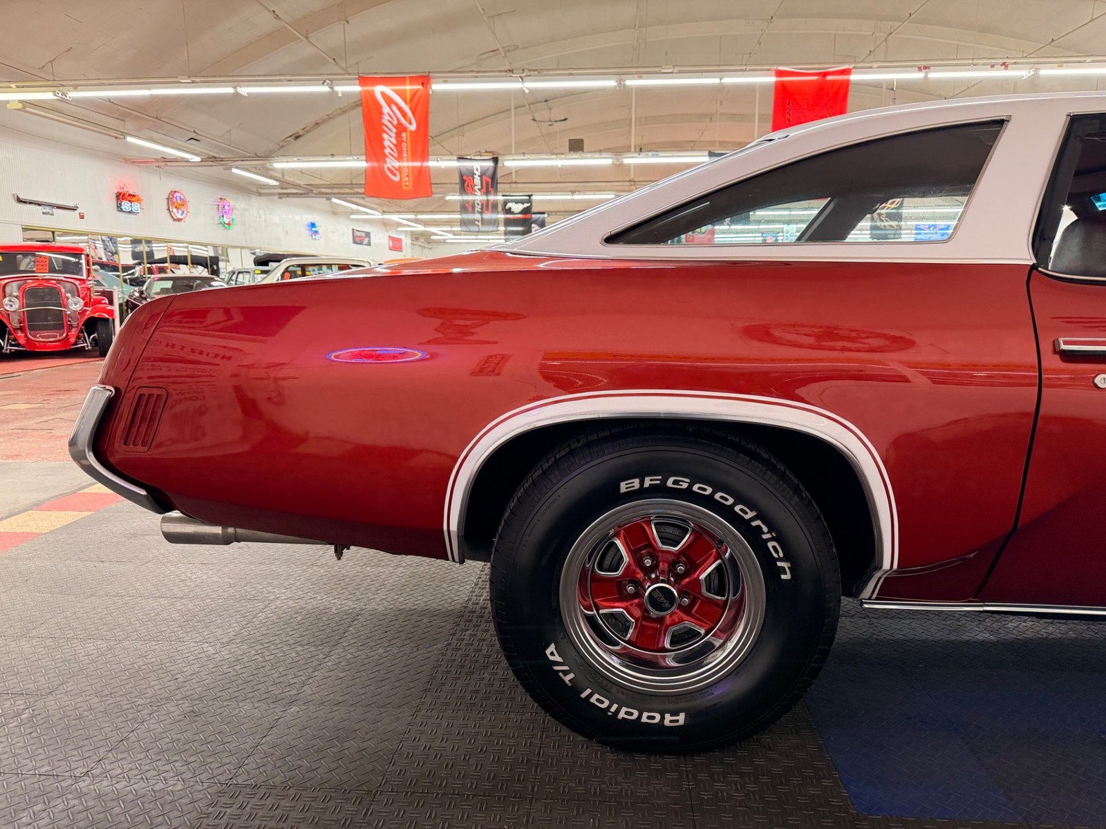 Oldsmobile-Cutlass-1973-2-Door-25
