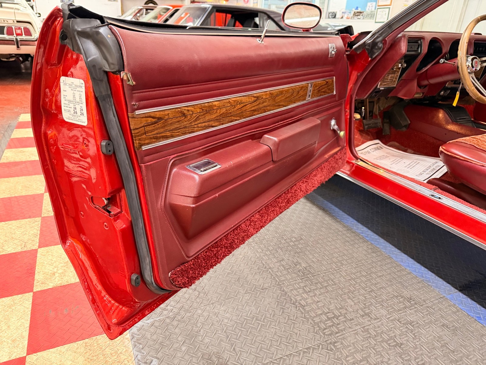 Oldsmobile-Cutlass-1973-2-Door-38