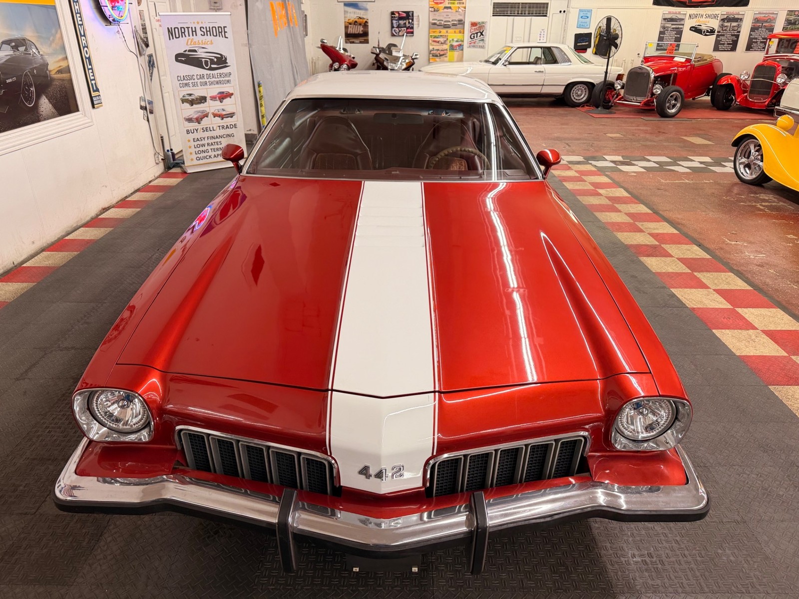 Oldsmobile-Cutlass-1973-2-Door-4