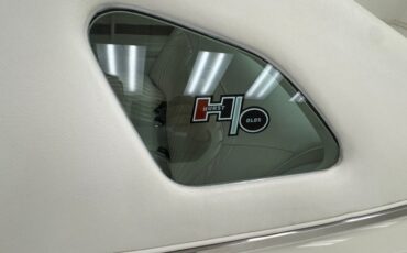 Oldsmobile-Cutlass-1973-Cameo-White-White-1