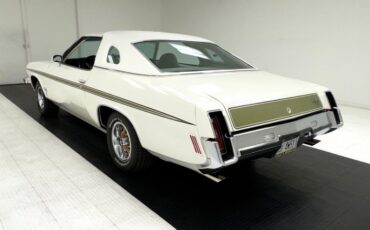 Oldsmobile-Cutlass-1973-Cameo-White-White-10
