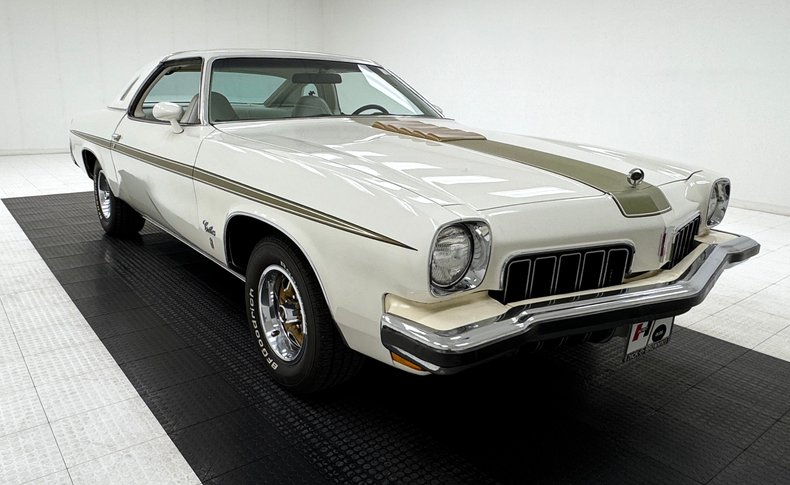 Oldsmobile-Cutlass-1973-Cameo-White-White-14