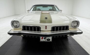 Oldsmobile-Cutlass-1973-Cameo-White-White-15