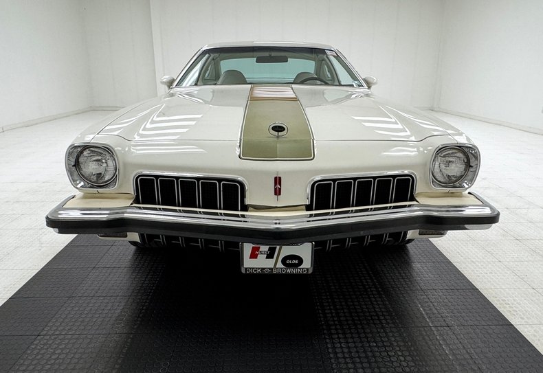 Oldsmobile-Cutlass-1973-Cameo-White-White-15