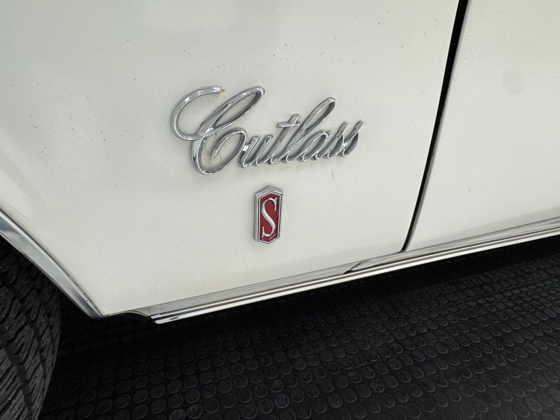 Oldsmobile-Cutlass-1973-Cameo-White-White-19