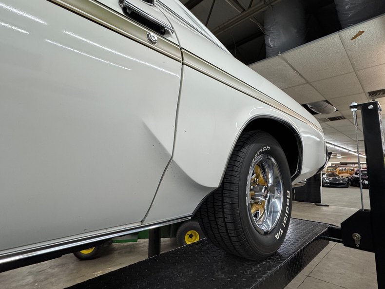 Oldsmobile-Cutlass-1973-Cameo-White-White-2