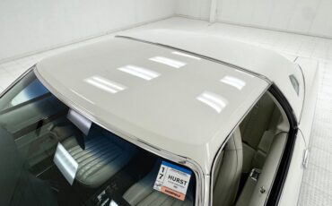 Oldsmobile-Cutlass-1973-Cameo-White-White-23