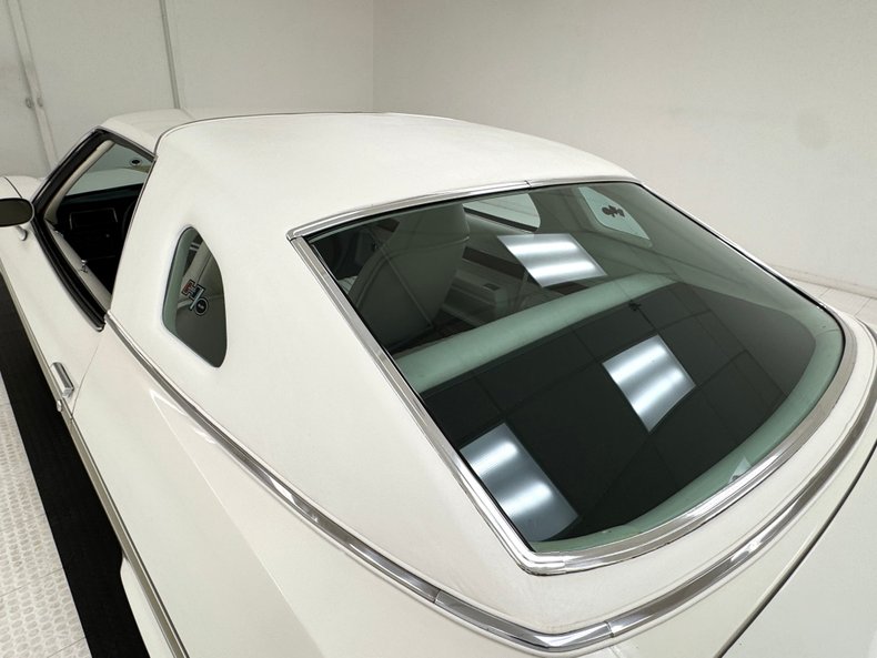 Oldsmobile-Cutlass-1973-Cameo-White-White-25