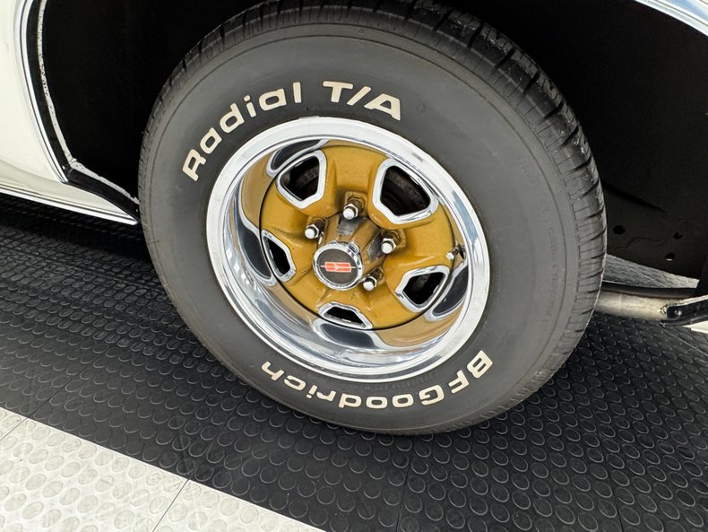 Oldsmobile-Cutlass-1973-Cameo-White-White-26