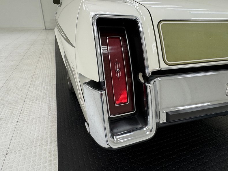 Oldsmobile-Cutlass-1973-Cameo-White-White-27