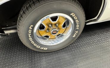 Oldsmobile-Cutlass-1973-Cameo-White-White-29