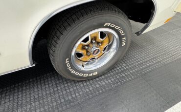 Oldsmobile-Cutlass-1973-Cameo-White-White-30