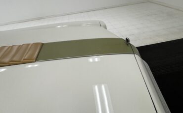 Oldsmobile-Cutlass-1973-Cameo-White-White-31