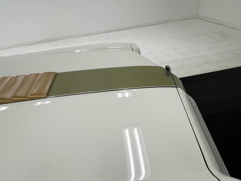 Oldsmobile-Cutlass-1973-Cameo-White-White-31