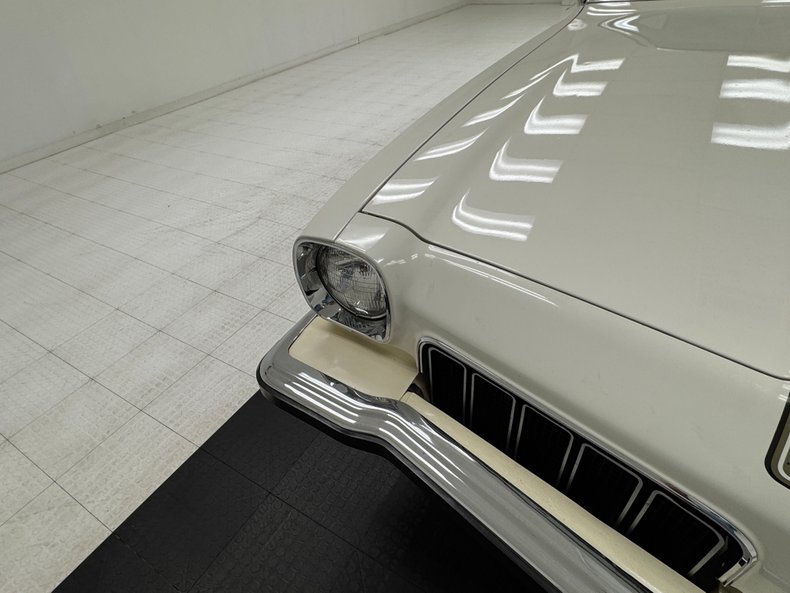 Oldsmobile-Cutlass-1973-Cameo-White-White-33