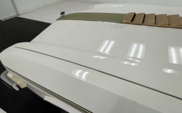 Oldsmobile-Cutlass-1973-Cameo-White-White-35