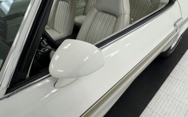 Oldsmobile-Cutlass-1973-Cameo-White-White-37