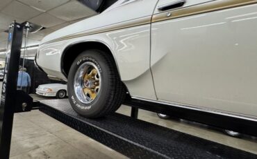 Oldsmobile-Cutlass-1973-Cameo-White-White-43