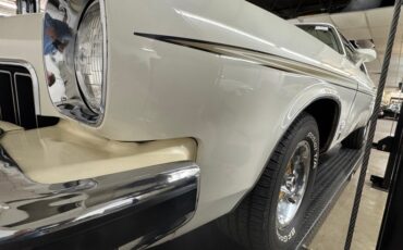 Oldsmobile-Cutlass-1973-Cameo-White-White-46