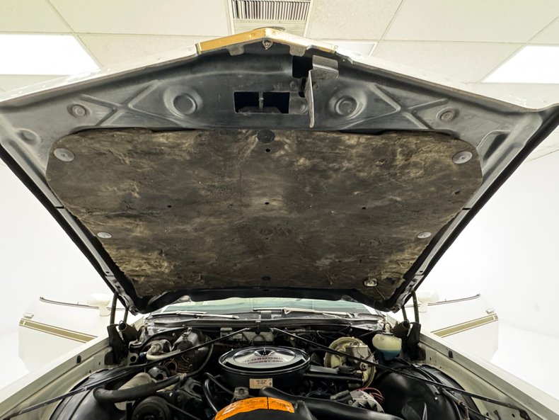 Oldsmobile-Cutlass-1973-Cameo-White-White-48