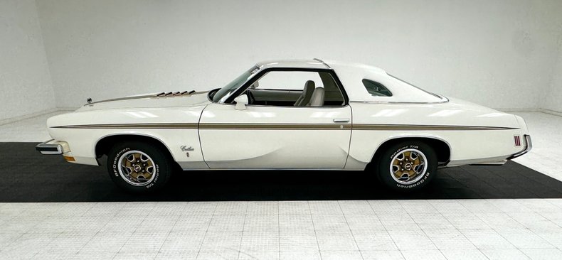 Oldsmobile-Cutlass-1973-Cameo-White-White