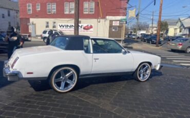 Oldsmobile-Cutlass-1978-Sedan-1