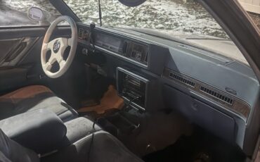 Oldsmobile-Cutlass-1978-Sedan