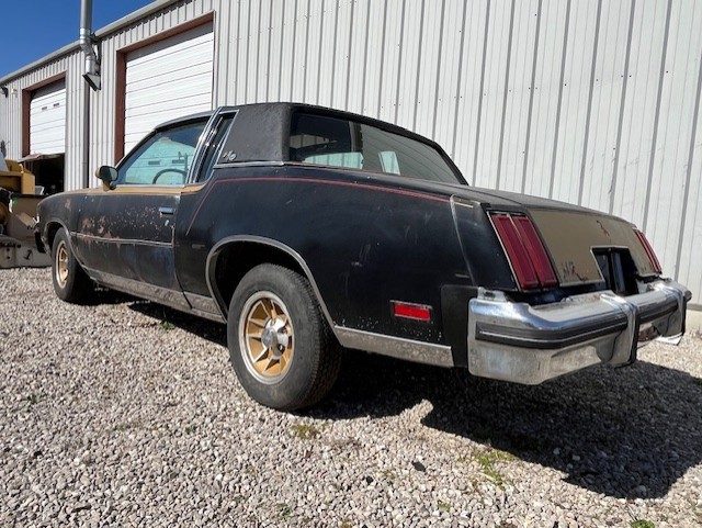 Oldsmobile Cutlass 1979 2 DOOR HARDTOP