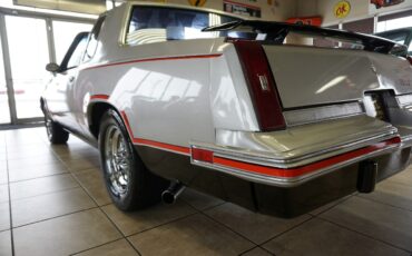 Oldsmobile-Cutlass-1984-Coupe-14